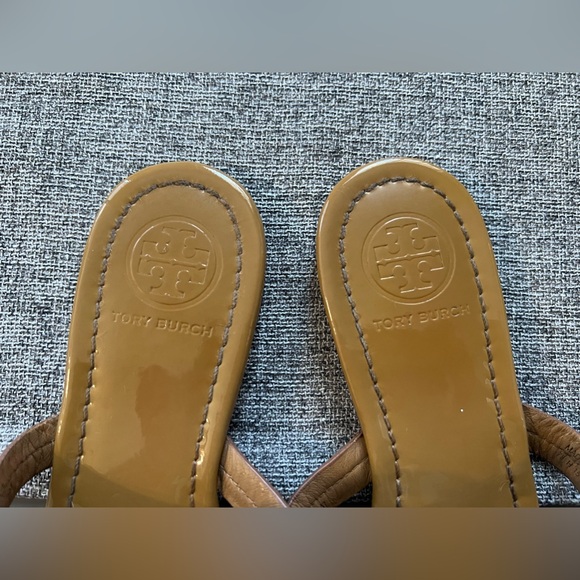 TORY BURCH MILLER SAND PATENT LEATHER SANDALS SIZE 7.5M – RETAIL $195.00+ - Picture 9 of 10